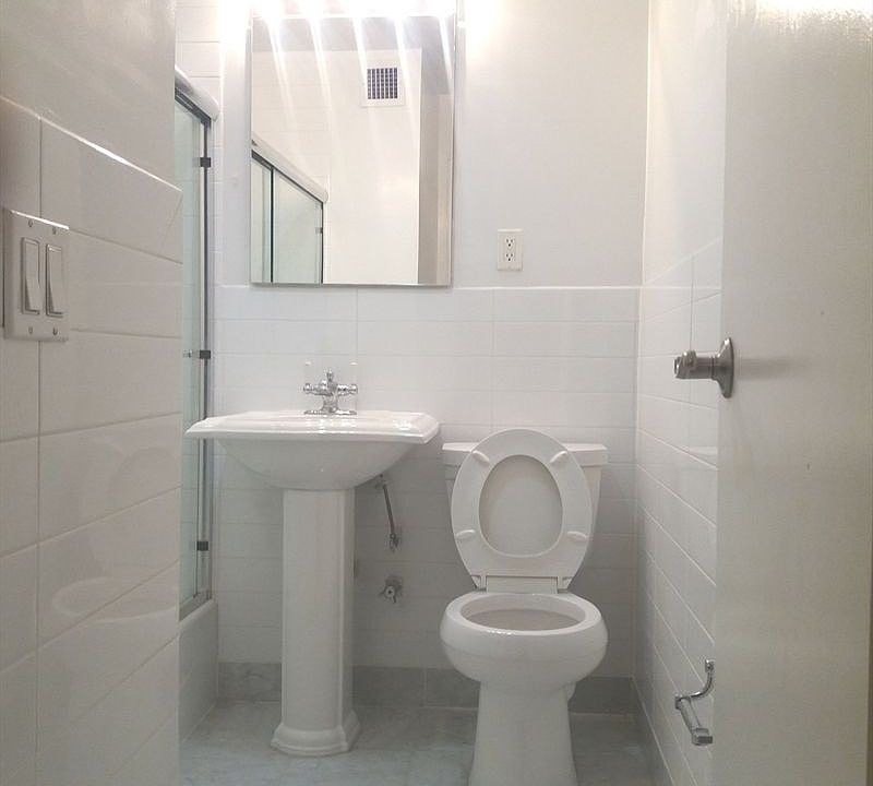 1st image of 150 W 47th St APT 3E