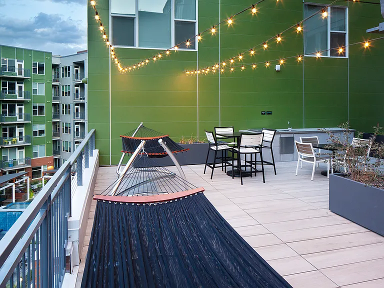 Rooftop hammocks