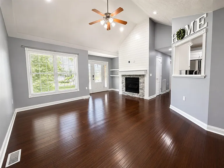 1284 Trillium Ln — Photo 4