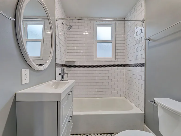 120 Center St — Photo 9
