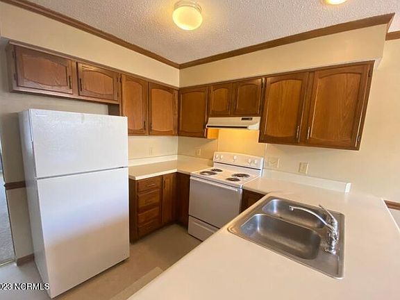 4th image of 319 St. Andrews Drive #D