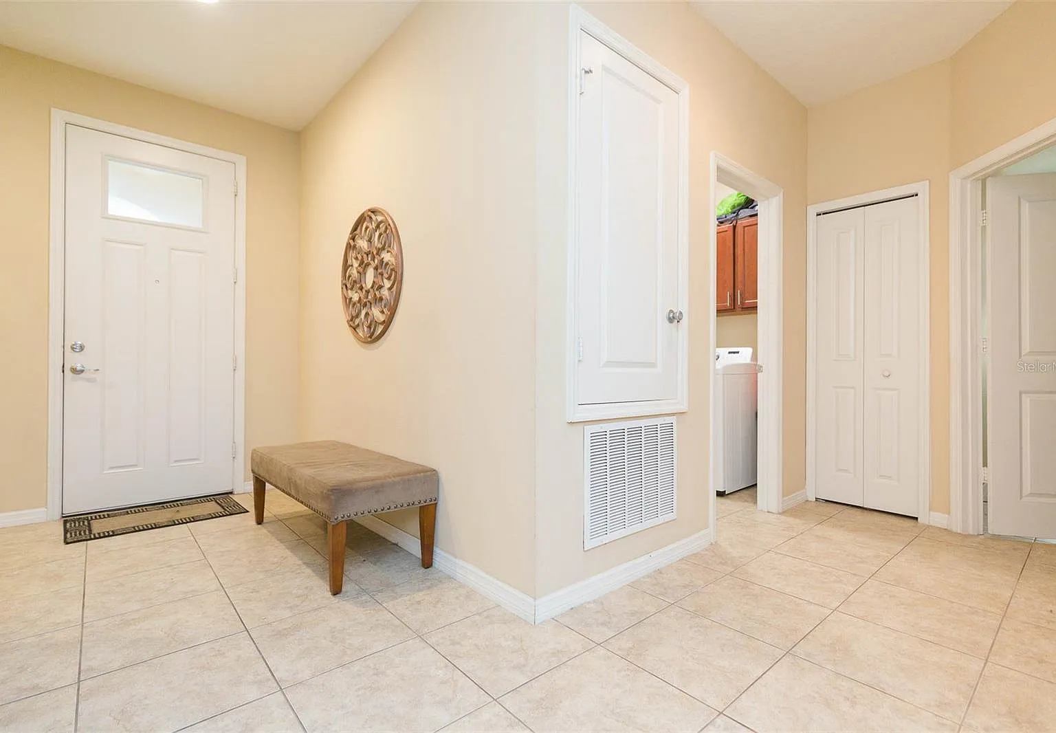 4 bed, 1880 sqft, $2,395 — Photo 4