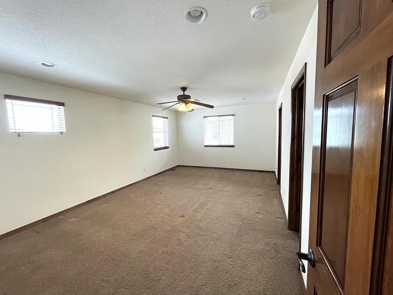 15720 Carob Cir — Photo 17