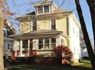 206 Edgewood Ave, Grove City, PA 16127
