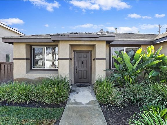 2nd image of 2058 Loreto St