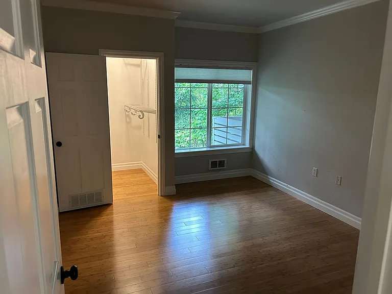 801 Rainier Ave N #B309 — Photo 34