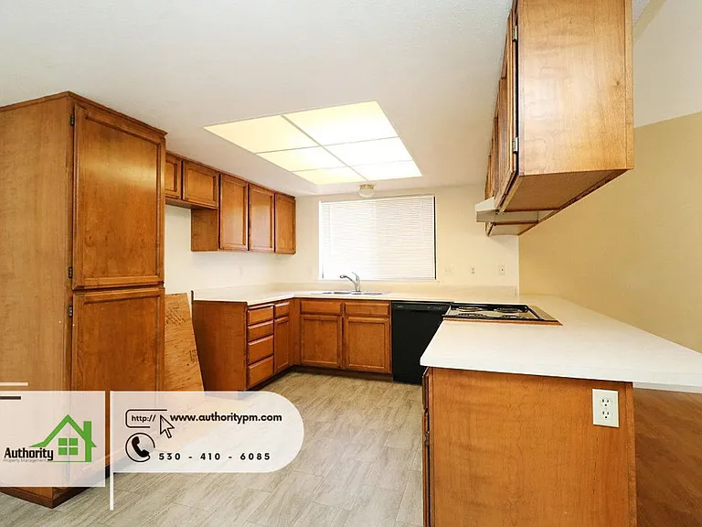 6822 Creekside St — Photo 9