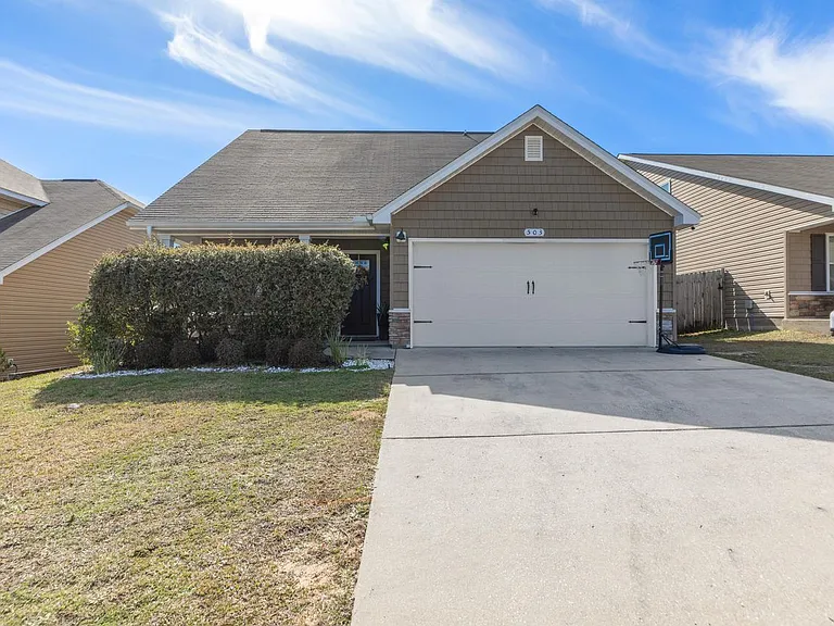 503 Eisenhower Dr — Photo 1