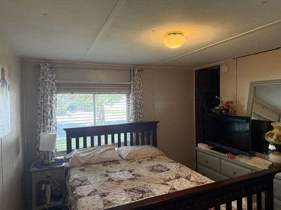 5th image of 525 Timber Ridge Ln