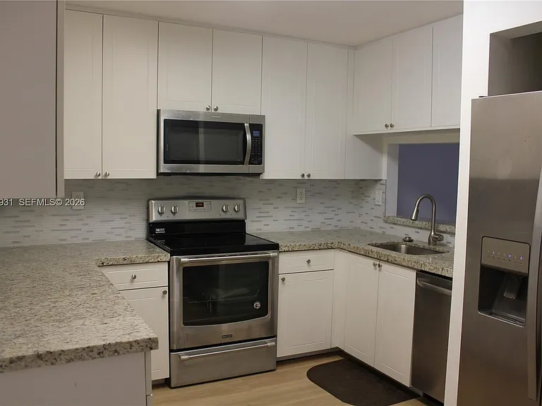 20145 NE 3rd Ct #12 — Photo 5
