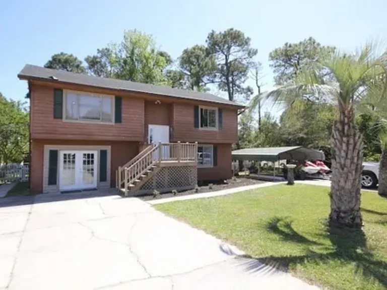 2034 Lake View Cir — Photo 1