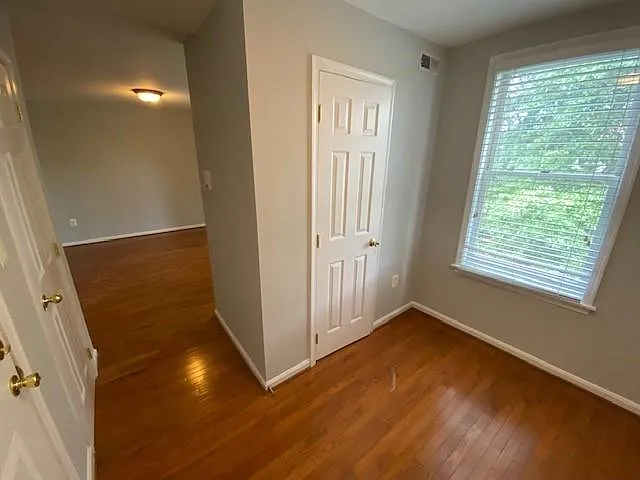 308 3rd St SE #3 — Photo 9
