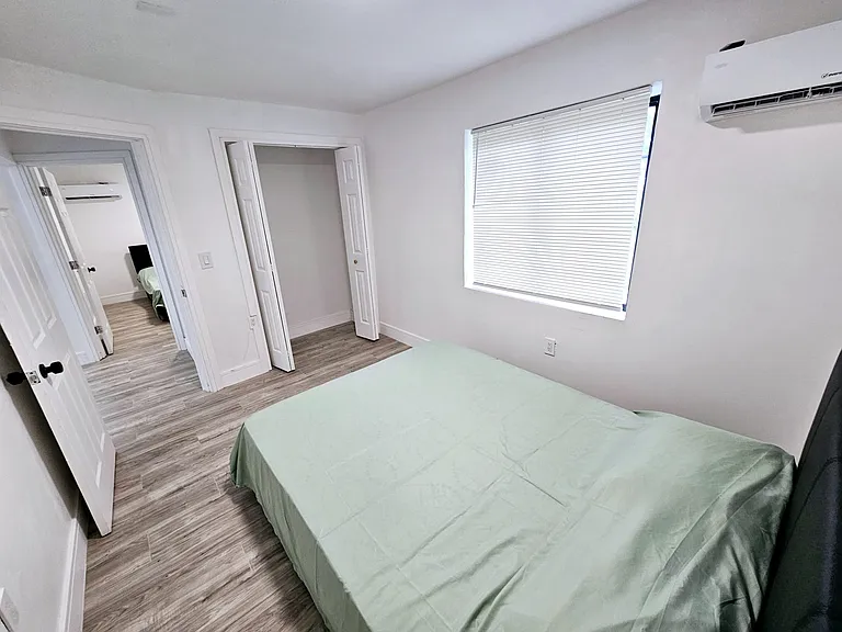 5000 SW 26th Ave — Photo 30