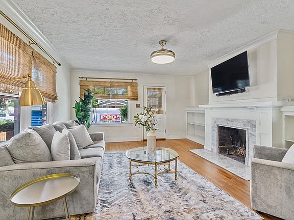 4th image of 2711 W Dalton Ave