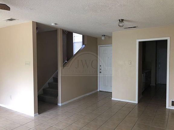 3rd image of 4502 Lago Cir #B