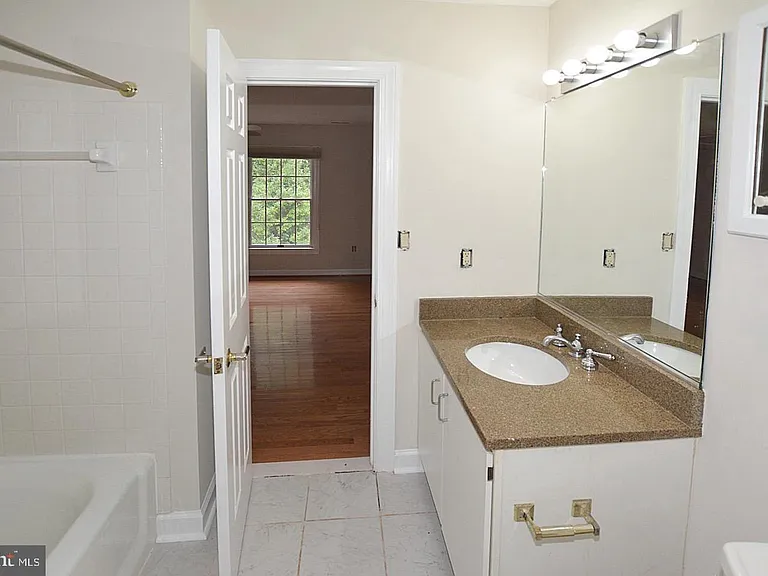 10190 Akhtamar Dr — Photo 28