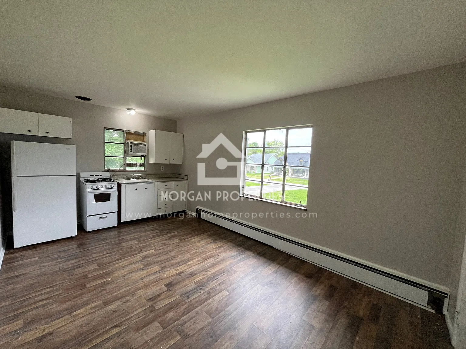 338 S Pendleton Ave — Photo 2