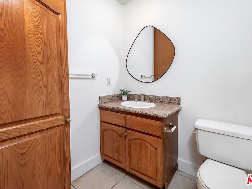 1st image of 525 N Orange Dr #5251/2