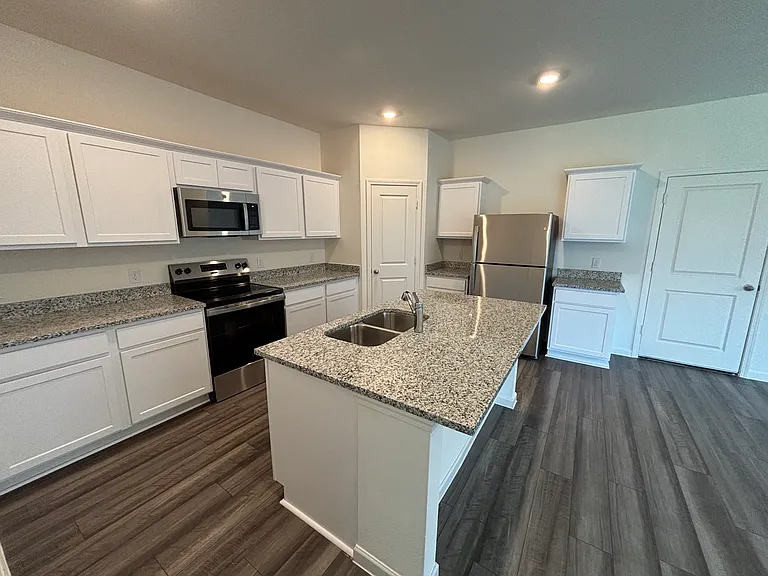5511 Hastings Ln — Photo 7