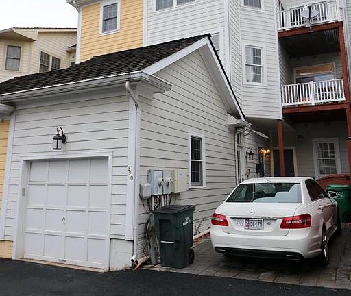 4th image of 320 Hart Mews