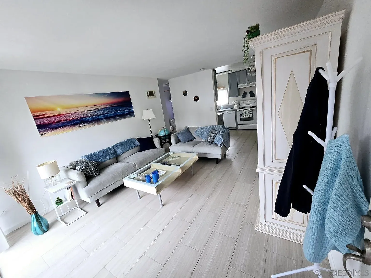 1 bed, 1.0 bath, 581 sqft, $2,595 — Photo 3