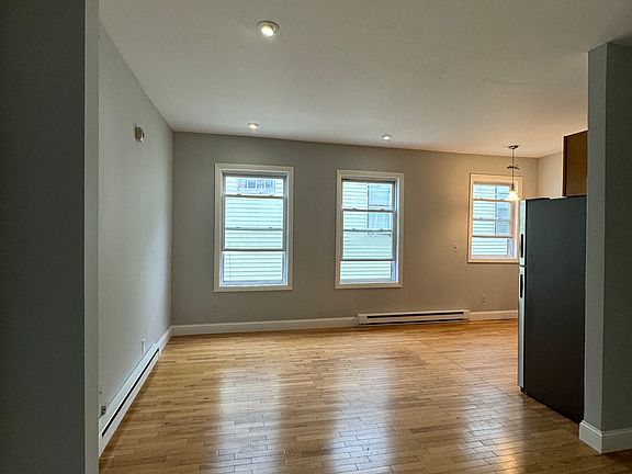 4th image of 5 Sutton St APT 3A