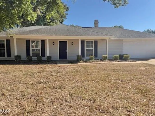 310 Longmeadow Dr, Ridgeland, MS 39157