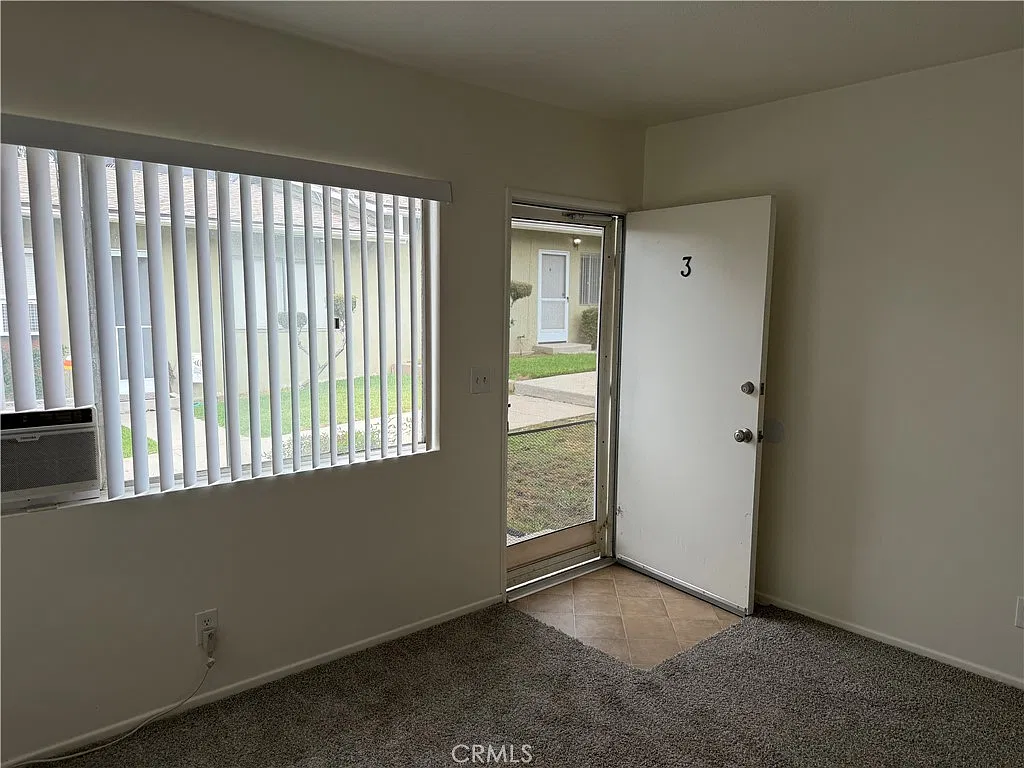 2 bed, 775 sqft, $2,300 — Photo 2