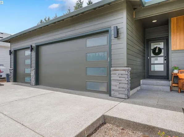 133 NE Regan Hill Loop, Estacada, OR 97023