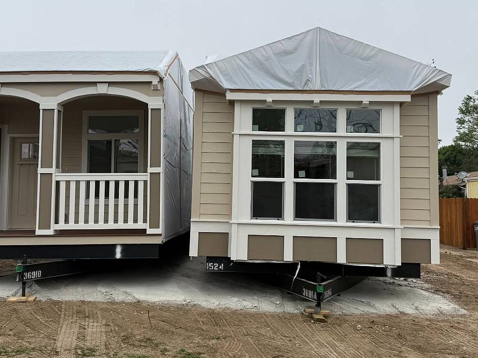 1st image of 2475 Apple Ln #129