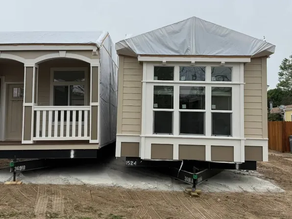 2475 Apple Ln #129, Oxnard, CA 93036