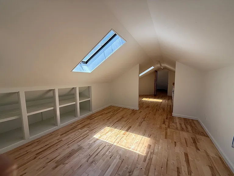 1472 Chanticleer Ave — Photo 7