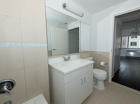 4th image of 40 W 116th St APT B410