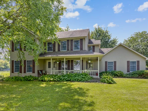 42W669 Whirlaway Dr, St Charles, IL 60175