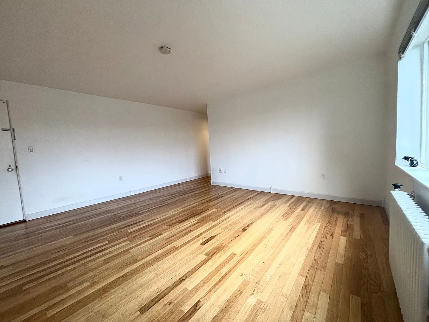 1 BR/1 BA bright and spacious condo in East Queen Anne. — Photo 3