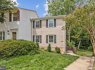 8346 Glastonbury Ct, Annandale, VA 22003