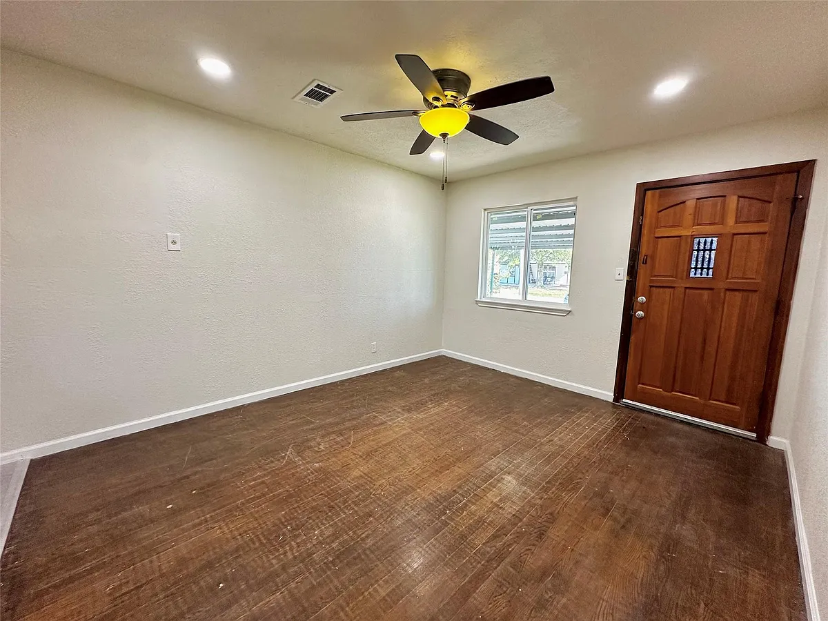 Building Photo - 9434 Fairland Dr