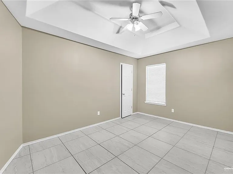 1933 River Bend Dr — Photo 7