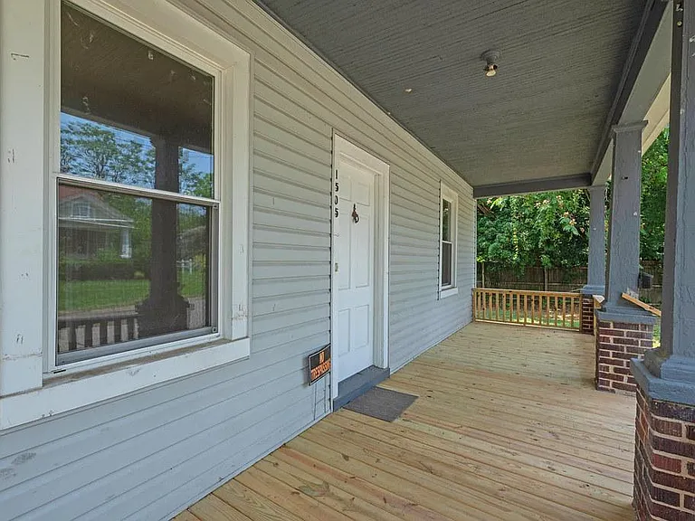 1505 Vista St — Photo 9