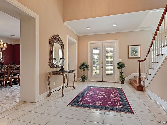 5th image of 899 Lexington Ln