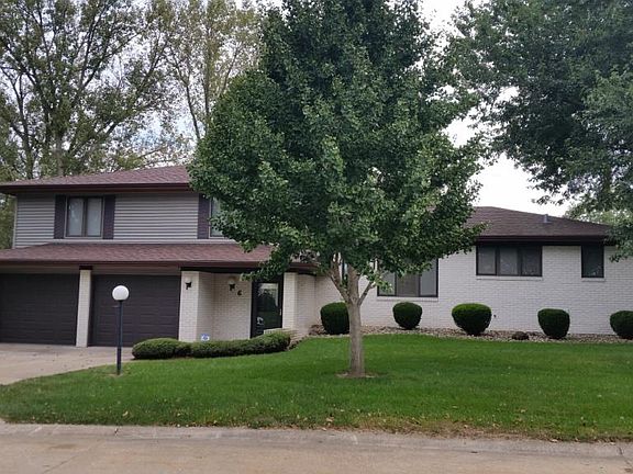 2nd image of 6 Deer Hollow Dr