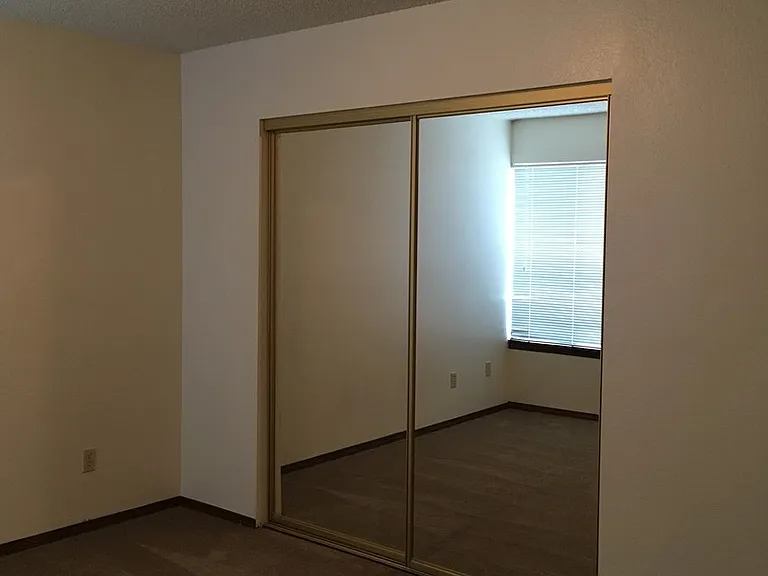 Cedars Apartments — Photo 8