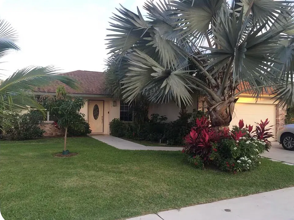 105 Raintree Trl