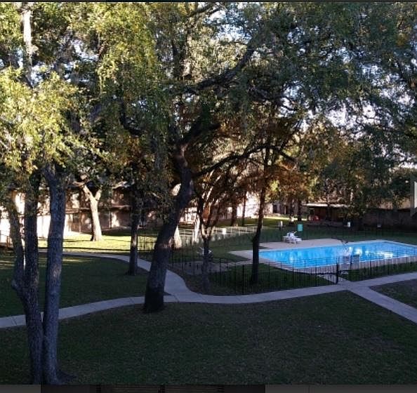 2nd image of 1012 Mission Dr APT C