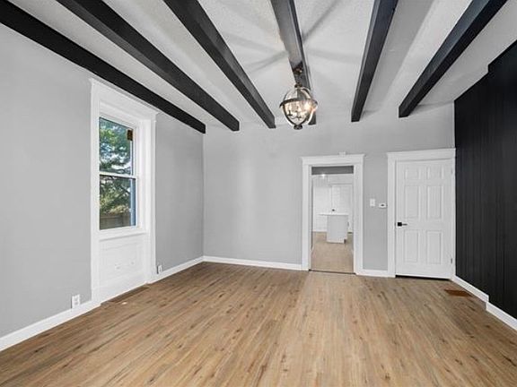 5th image of 3741 Iowa Ave