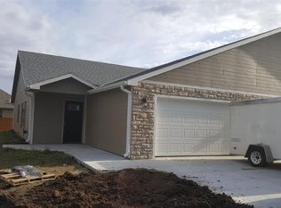 8854 Mj Dr, Manhattan, KS 66502