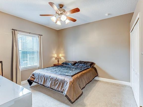 4th image of 42048 Chinaberry St