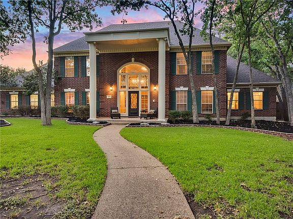 4th image of 1922 Plantation Dr