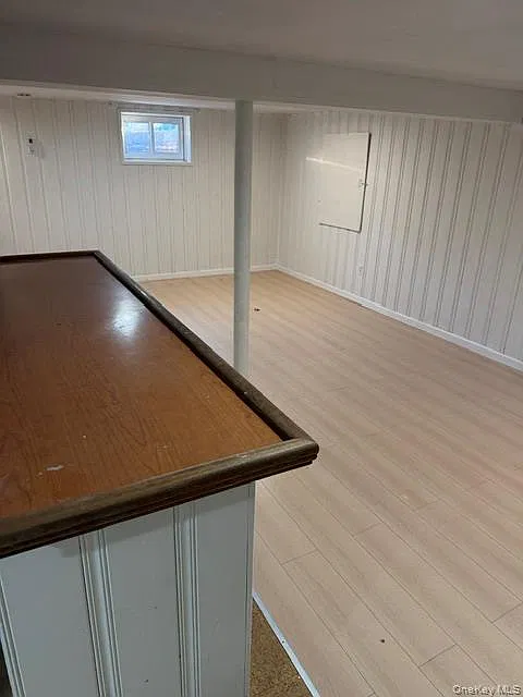 4 bed, 2.0 bath, 3100 sqft, $4,000 — Photo 2