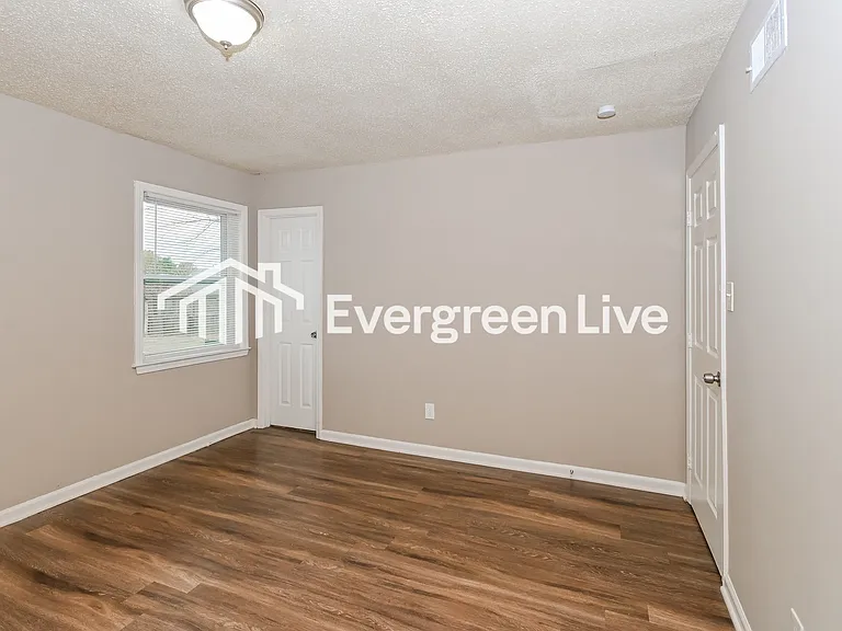 6705 Forestgate Rd — Photo 10